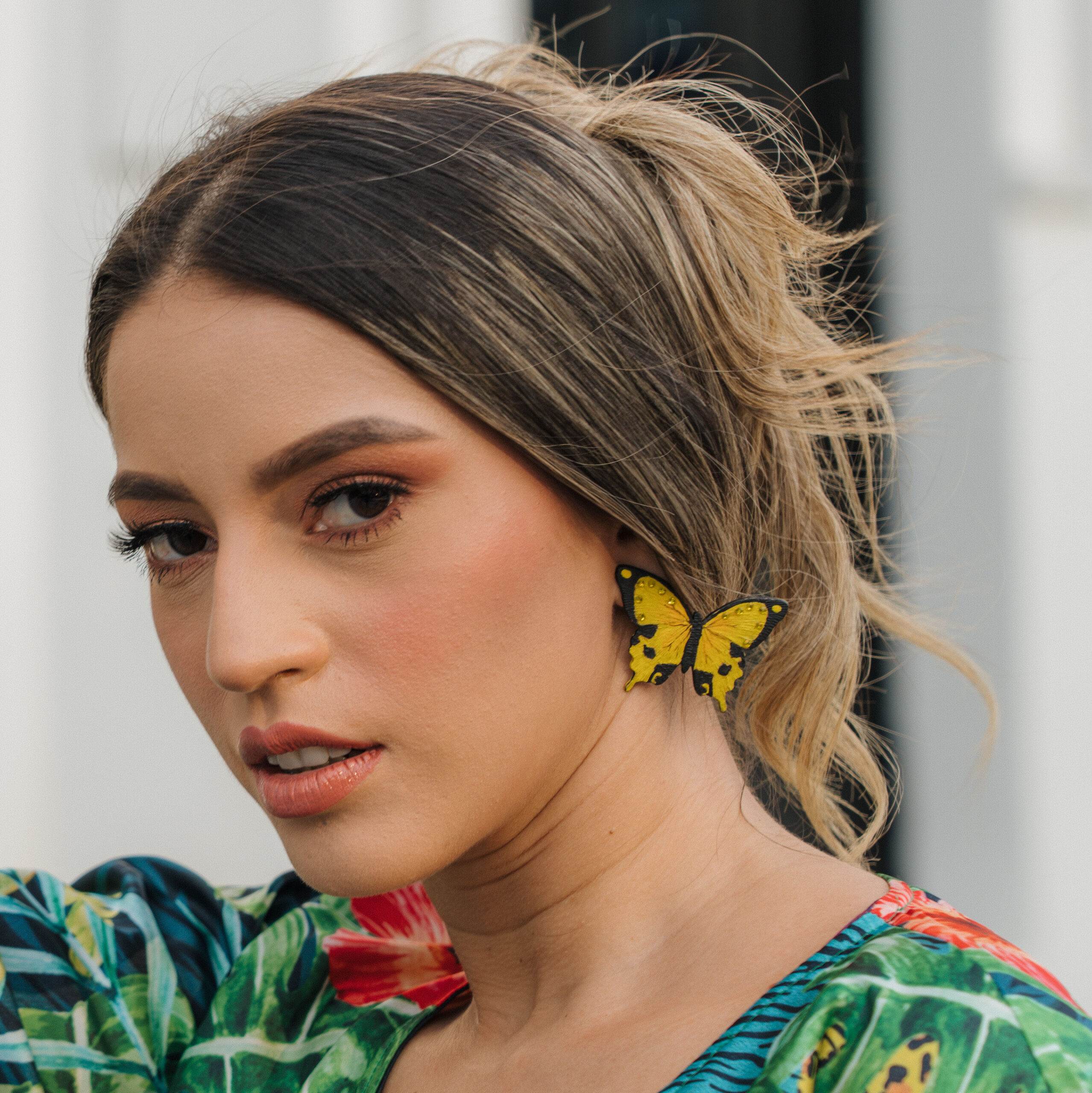 ARETES MARIPOSA AMARILLA COMPLETA MODELO PRO